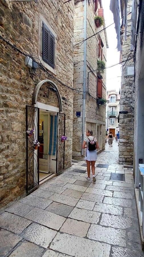 Golden Dream In Diocletian Palace Split Exterior foto